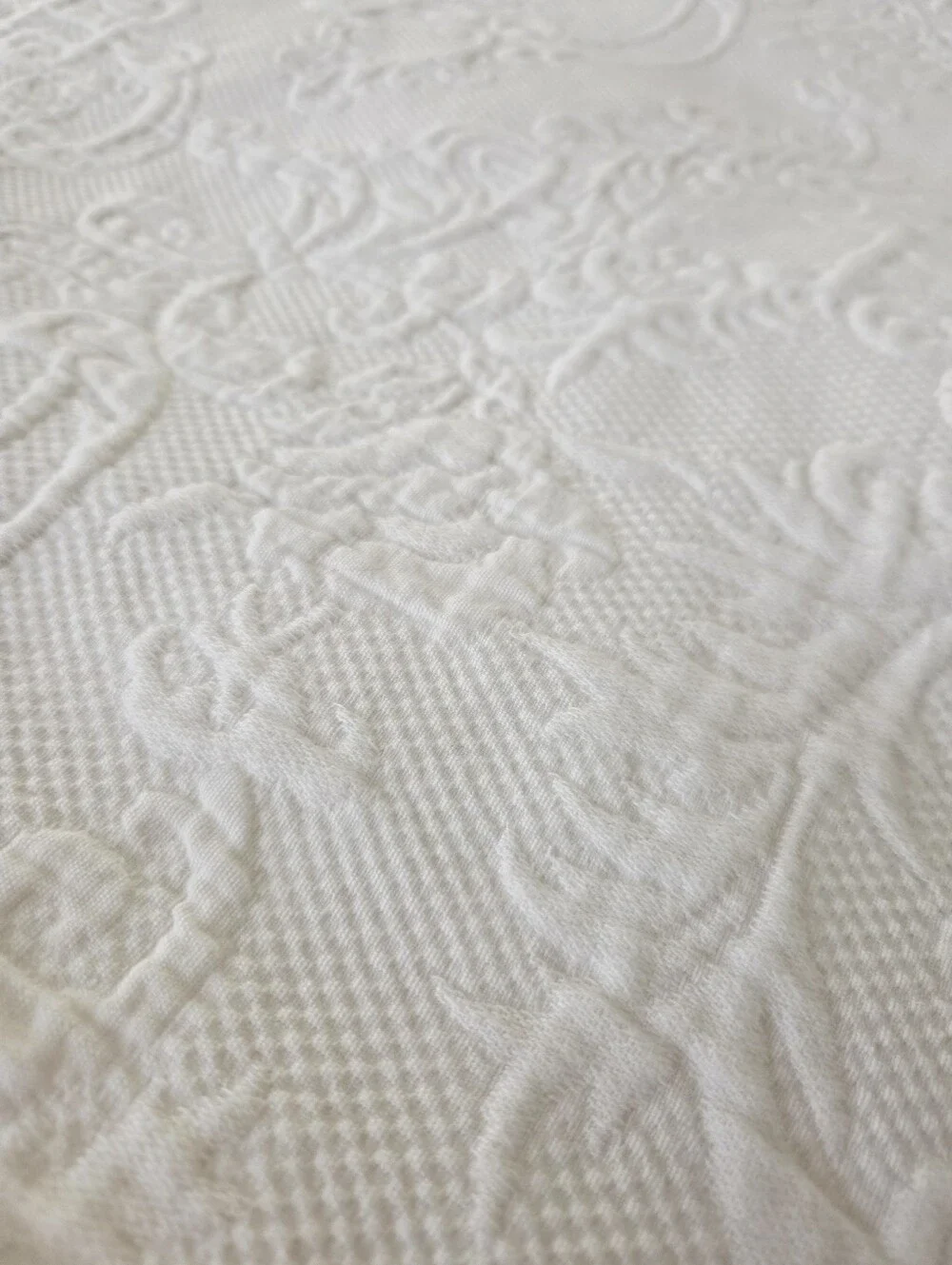 SFERRA 100% Cotton White Alice Coverlet + 2 Euro Shams With Scalloped Edges